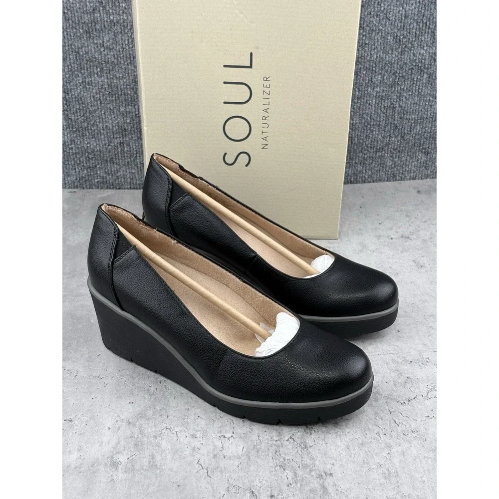 Soul Naturalizer  About Time  Black Closed Toe Wedge Pumps Size 7.5 Wide New